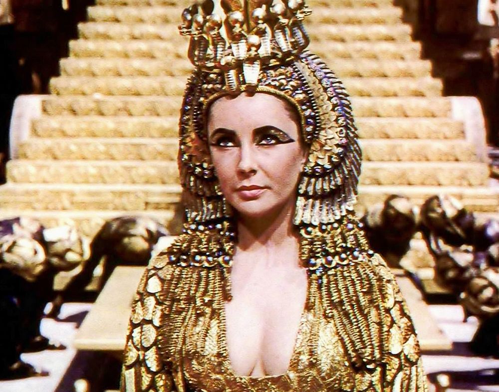 Wall Art Painting id:273685, Name: Elizabeth Taylor - Cleopatra, Artist: Hollywood Photo Archive