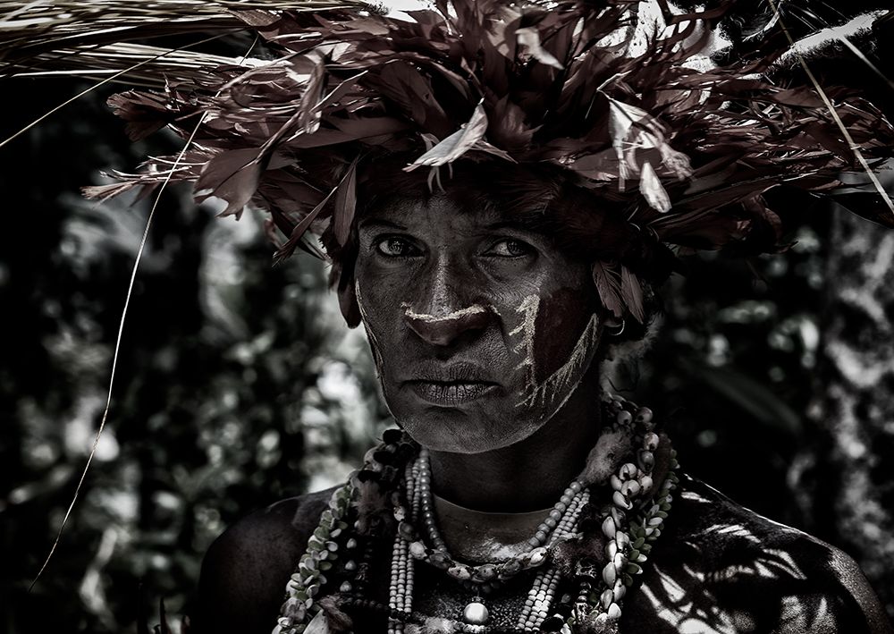 Wall Art Painting id:466186, Name: Woman In The Sing-Sing Festival Of Mt Hagen - Papua New Guinea, Artist: Inazio Kuesta, Joxe