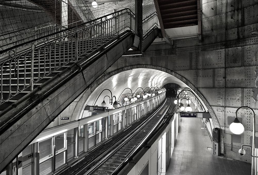 Wall Art Painting id:470303, Name: Metro - Paris, Artist: Reichert, Renate